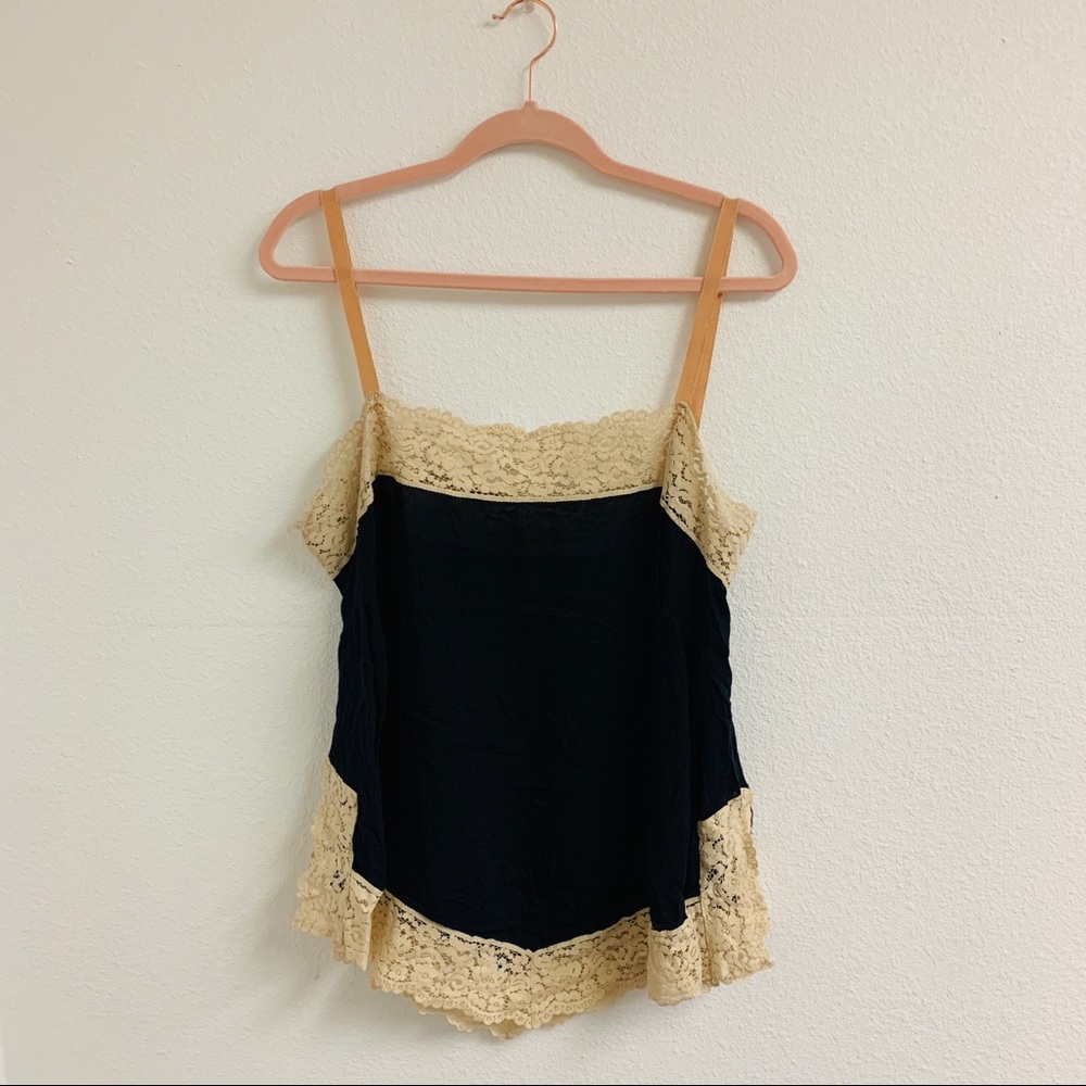 ‼️FINAL MARKDOWN‼️ Free People lace trim cami